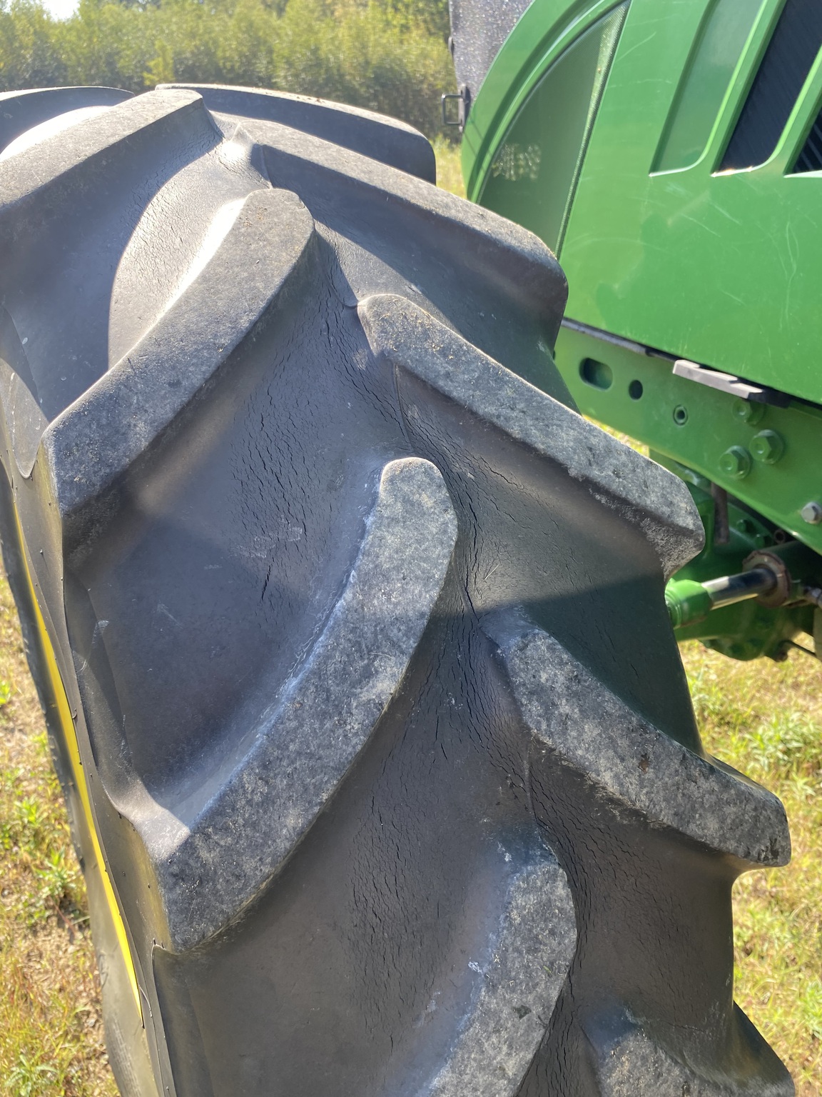 2015 John Deere 6115M Image 9