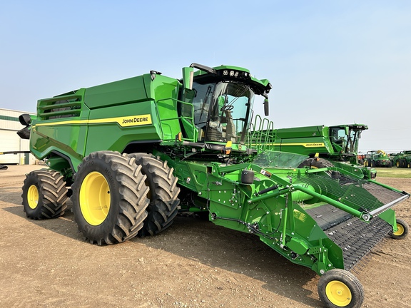 Used 2023 John Deere X9 1100 Combines at Horizon Ag & Turf in Westlock, AB - Photo10