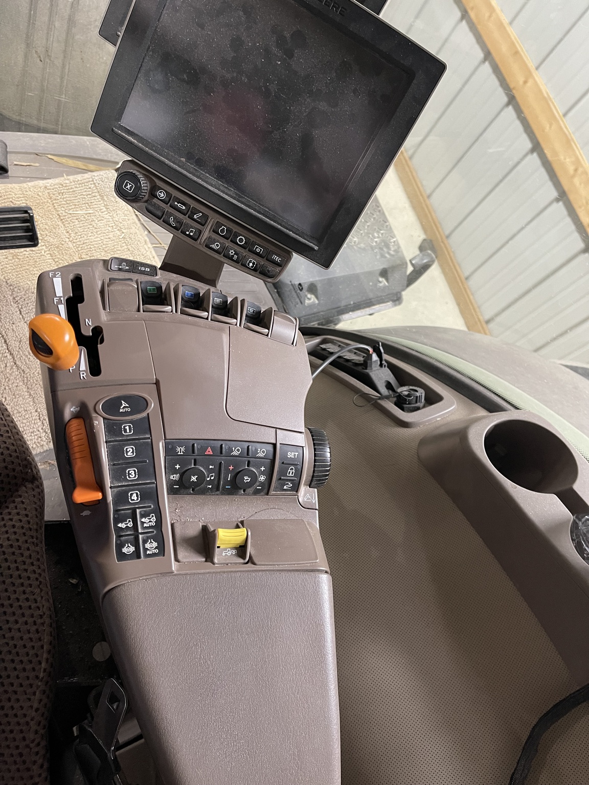 2020 John Deere 8320R Image 38