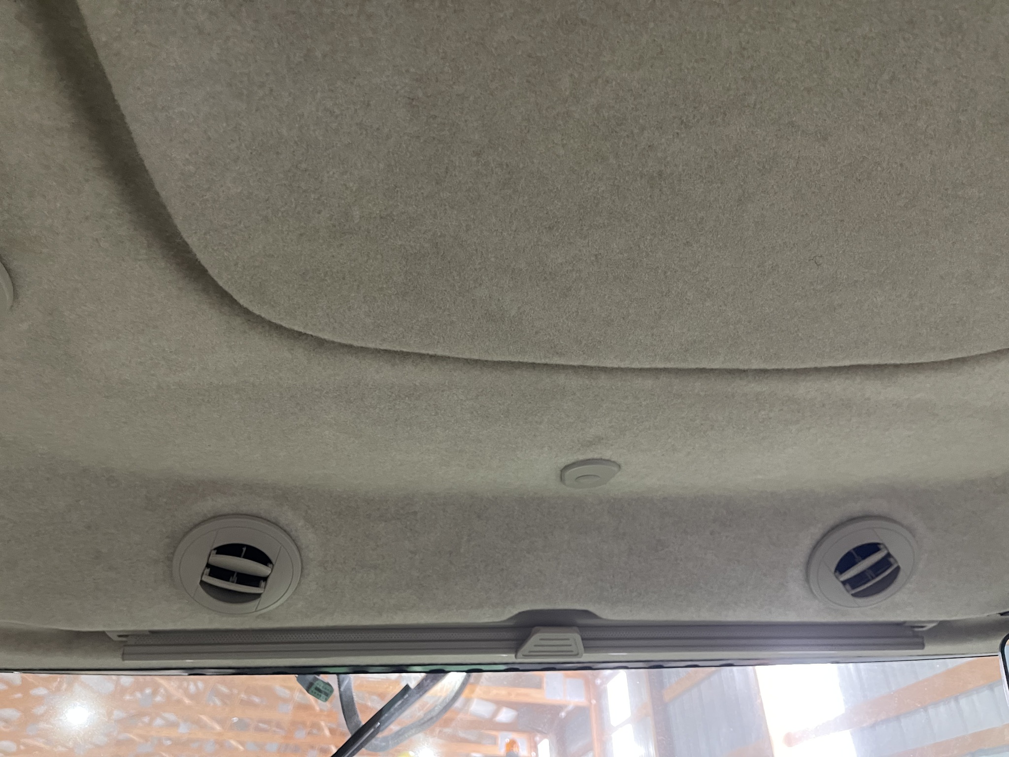 2020 John Deere 8320R Image 34