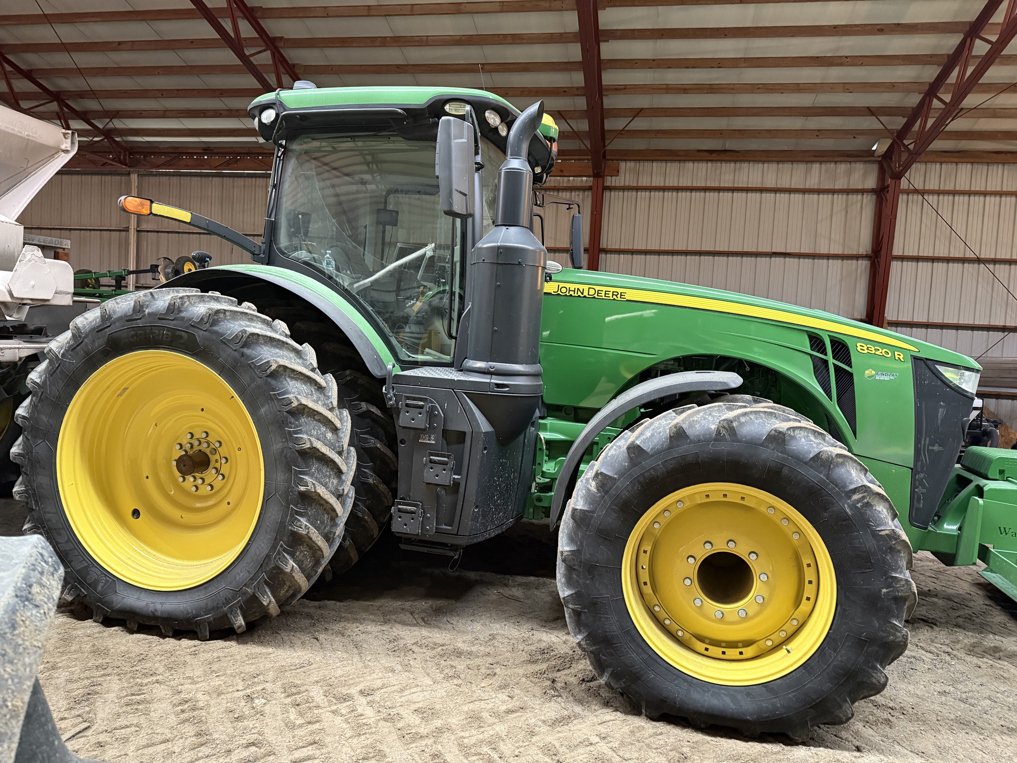 2020 John Deere 8320R Image 3