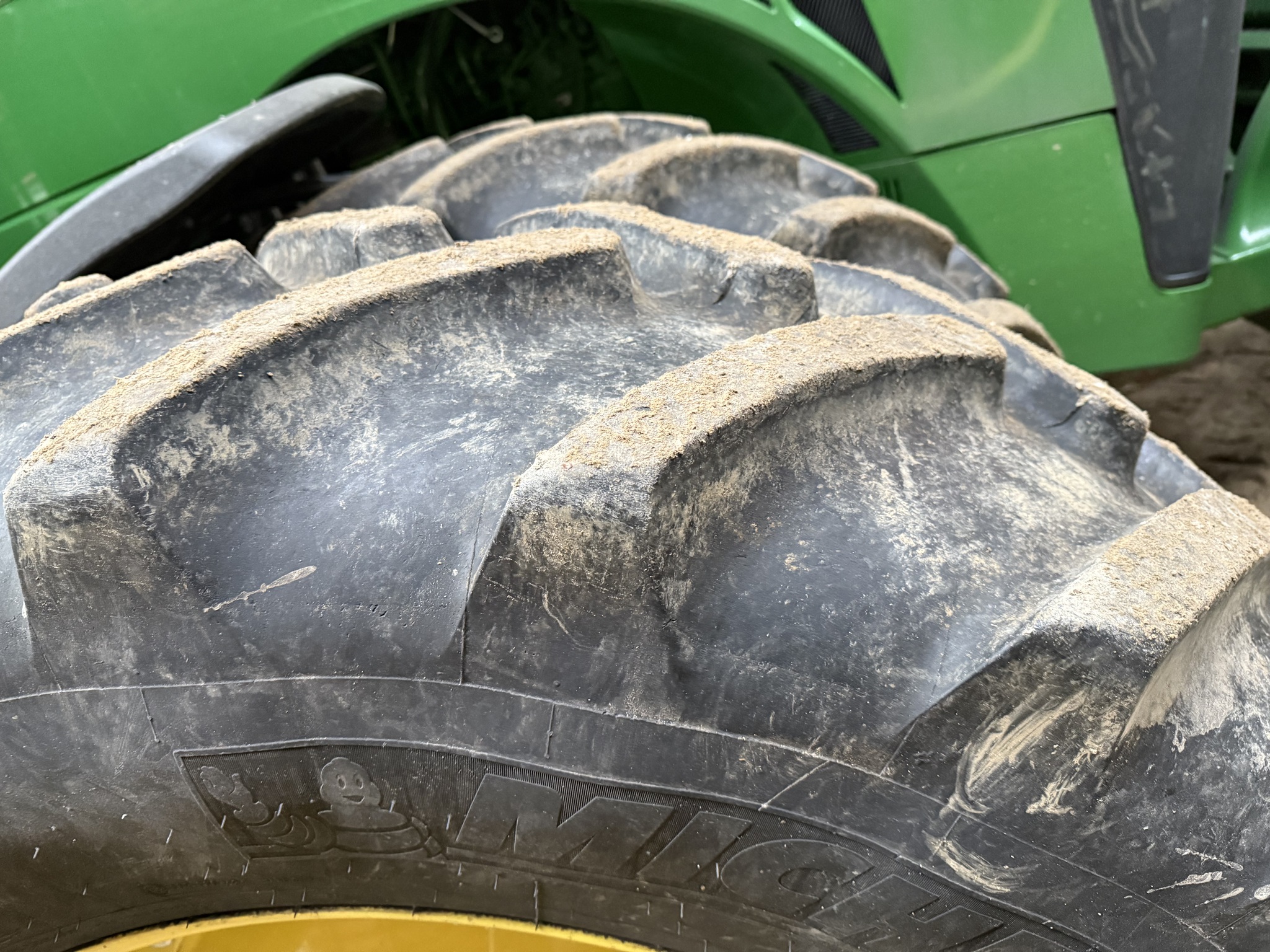 2020 John Deere 8320R Image 18