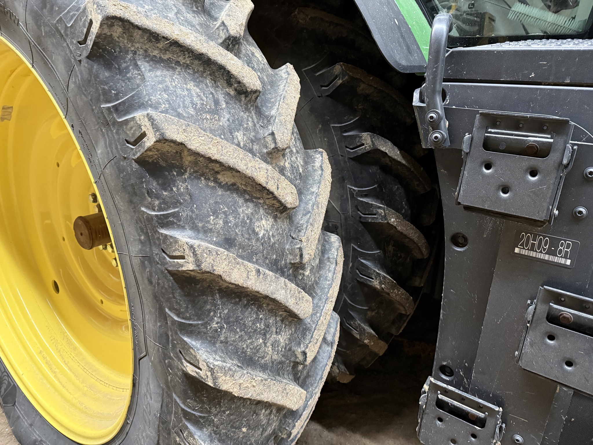 2020 John Deere 8320R Image 20