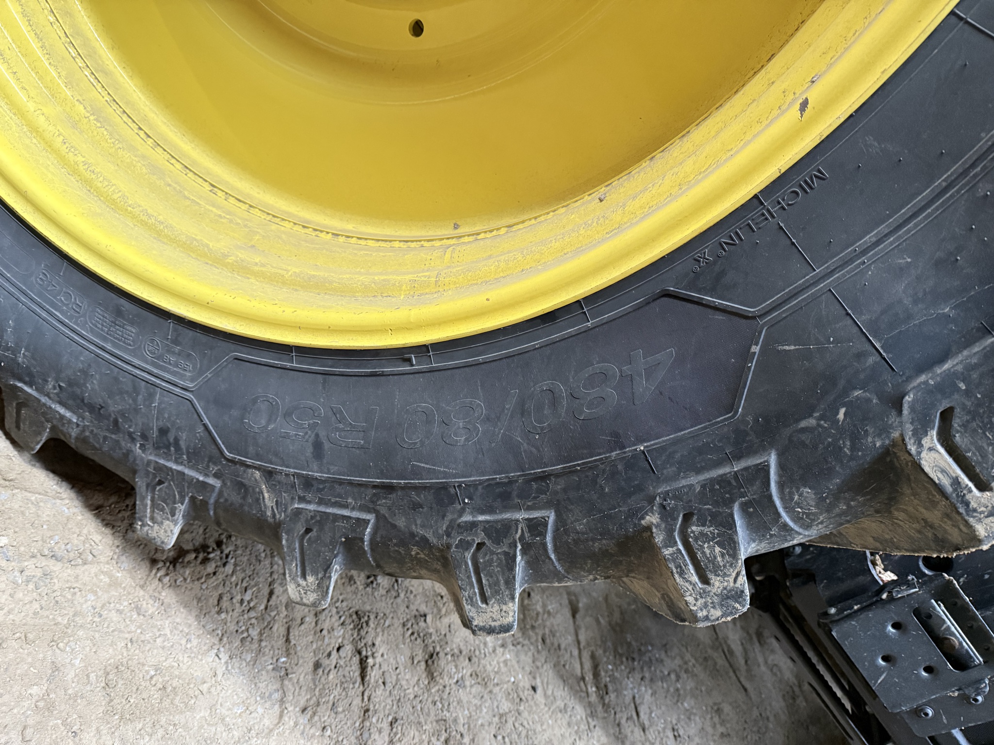 2020 John Deere 8320R Image 21