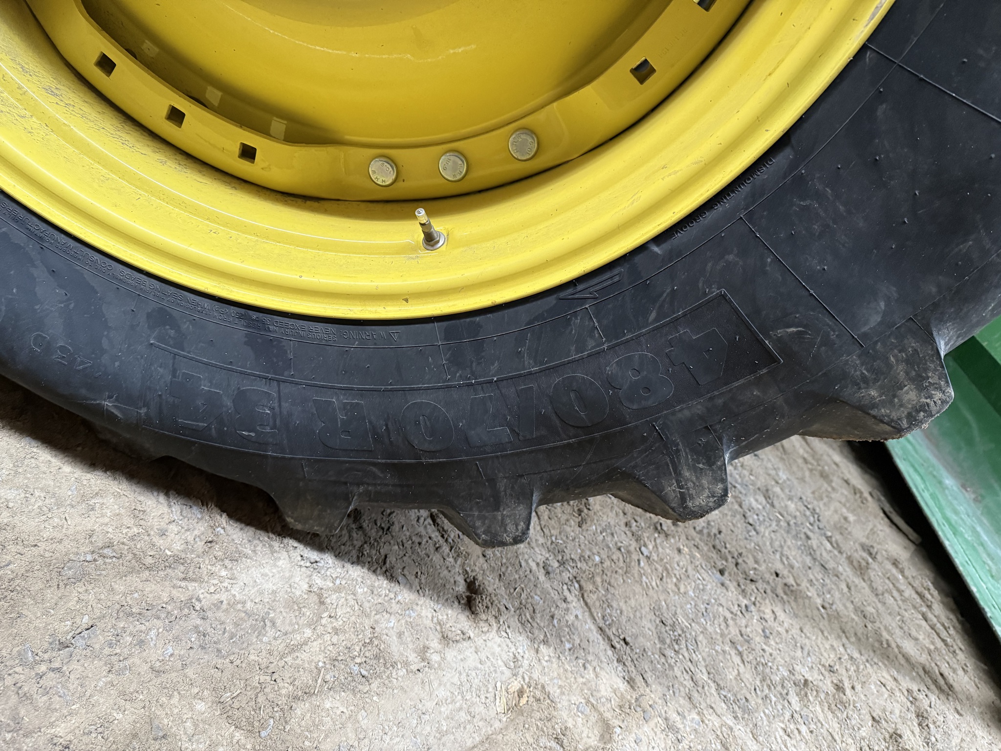 2020 John Deere 8320R Image 23