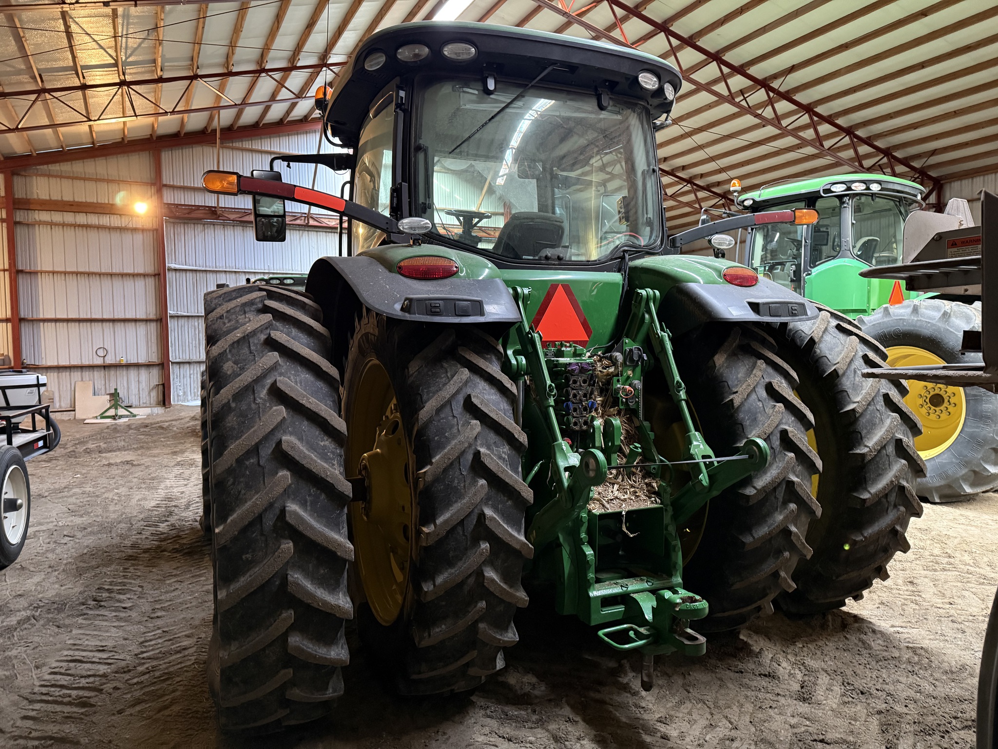 2020 John Deere 8320R Image 8