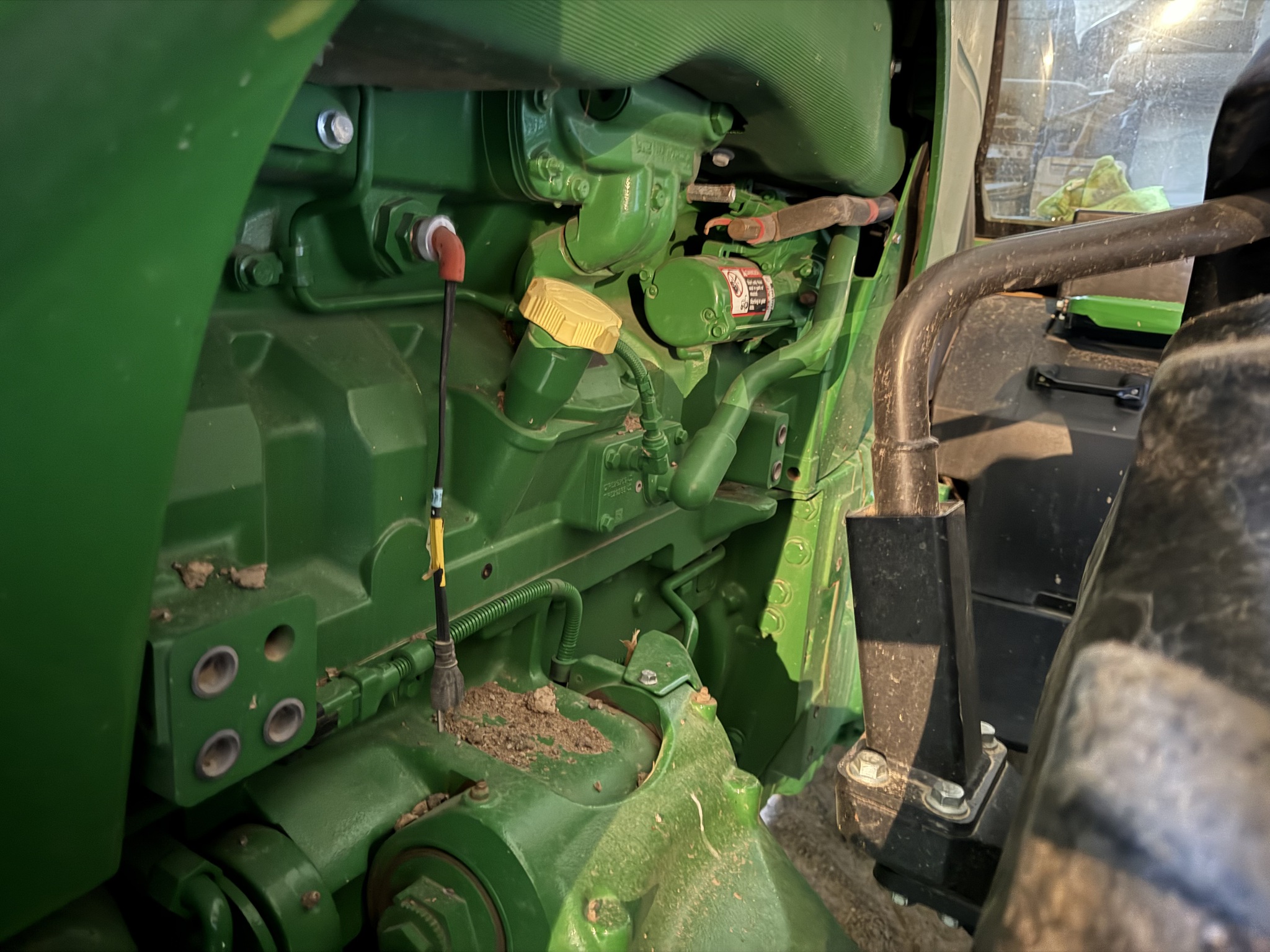 2020 John Deere 8320R Image 28