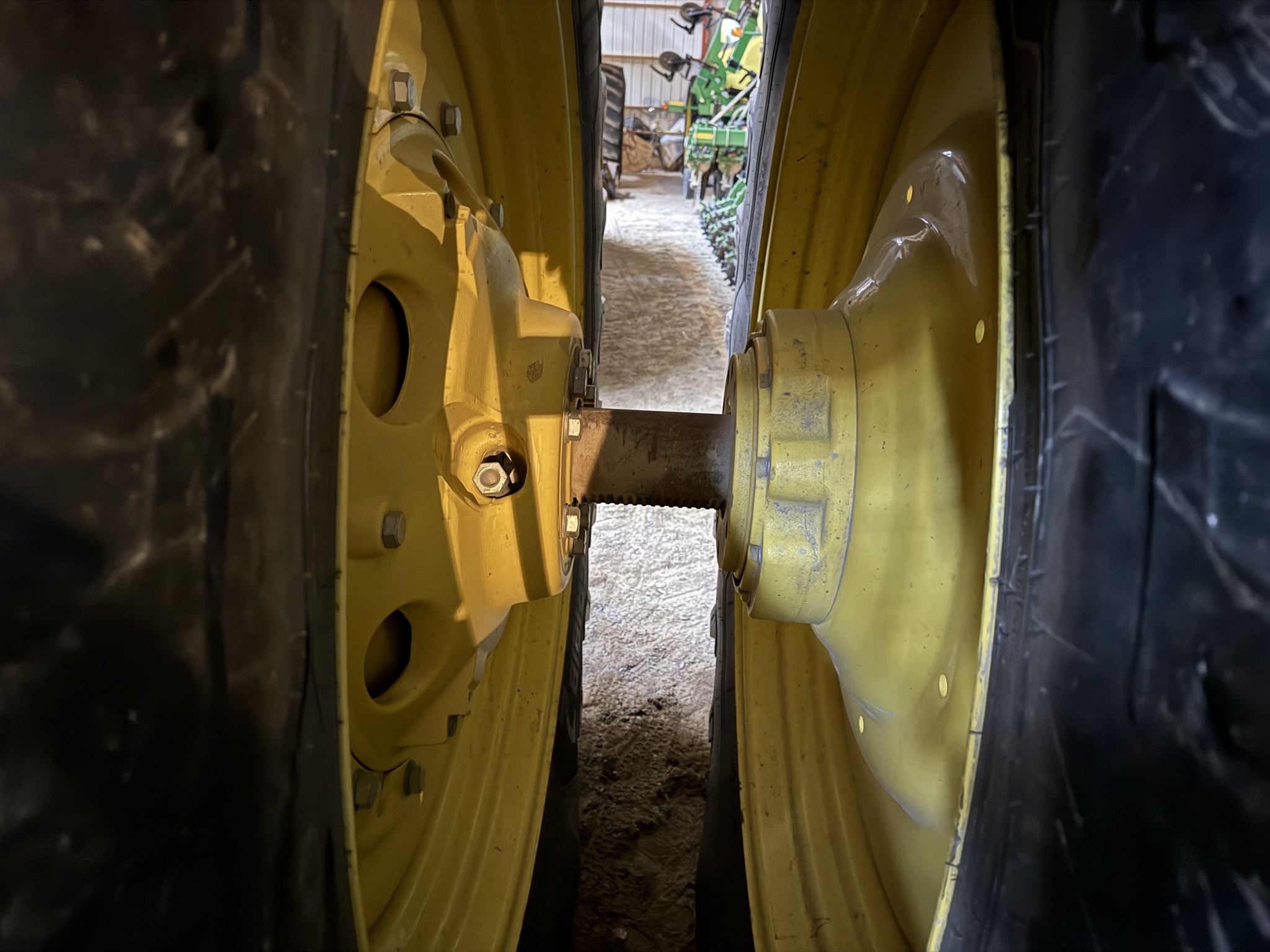 2020 John Deere 8320R Image 24