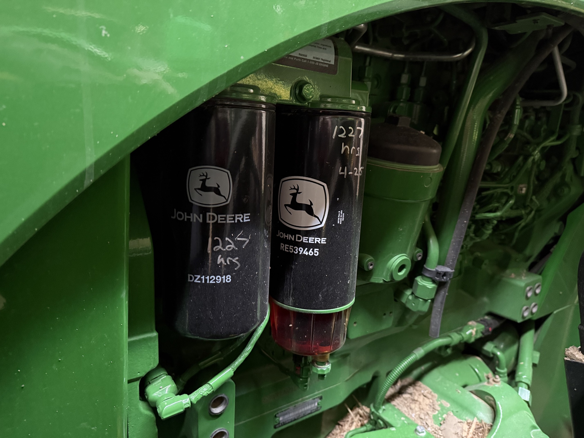 2020 John Deere 8320R Image 10