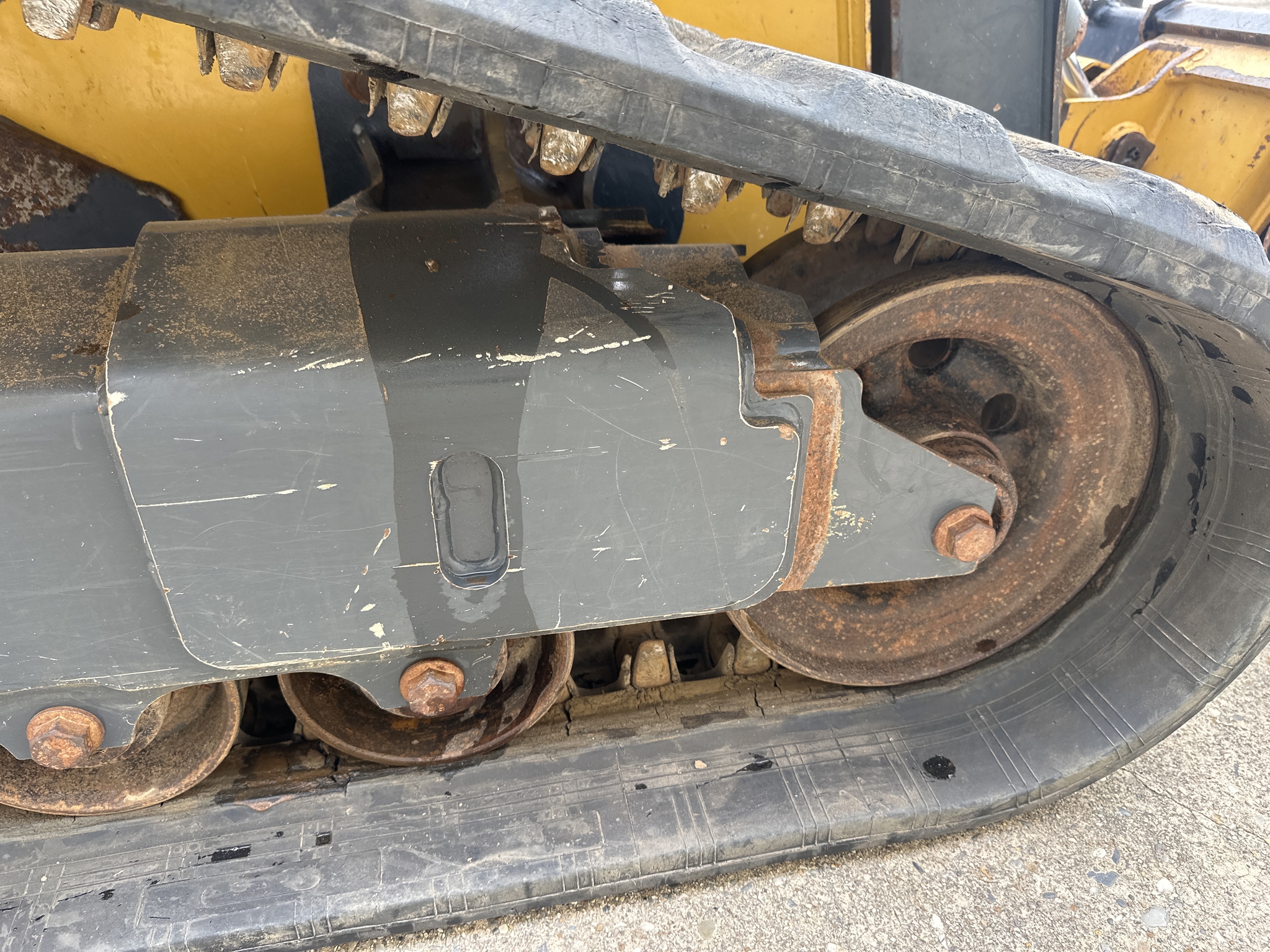2020 John Deere 325G Image 19