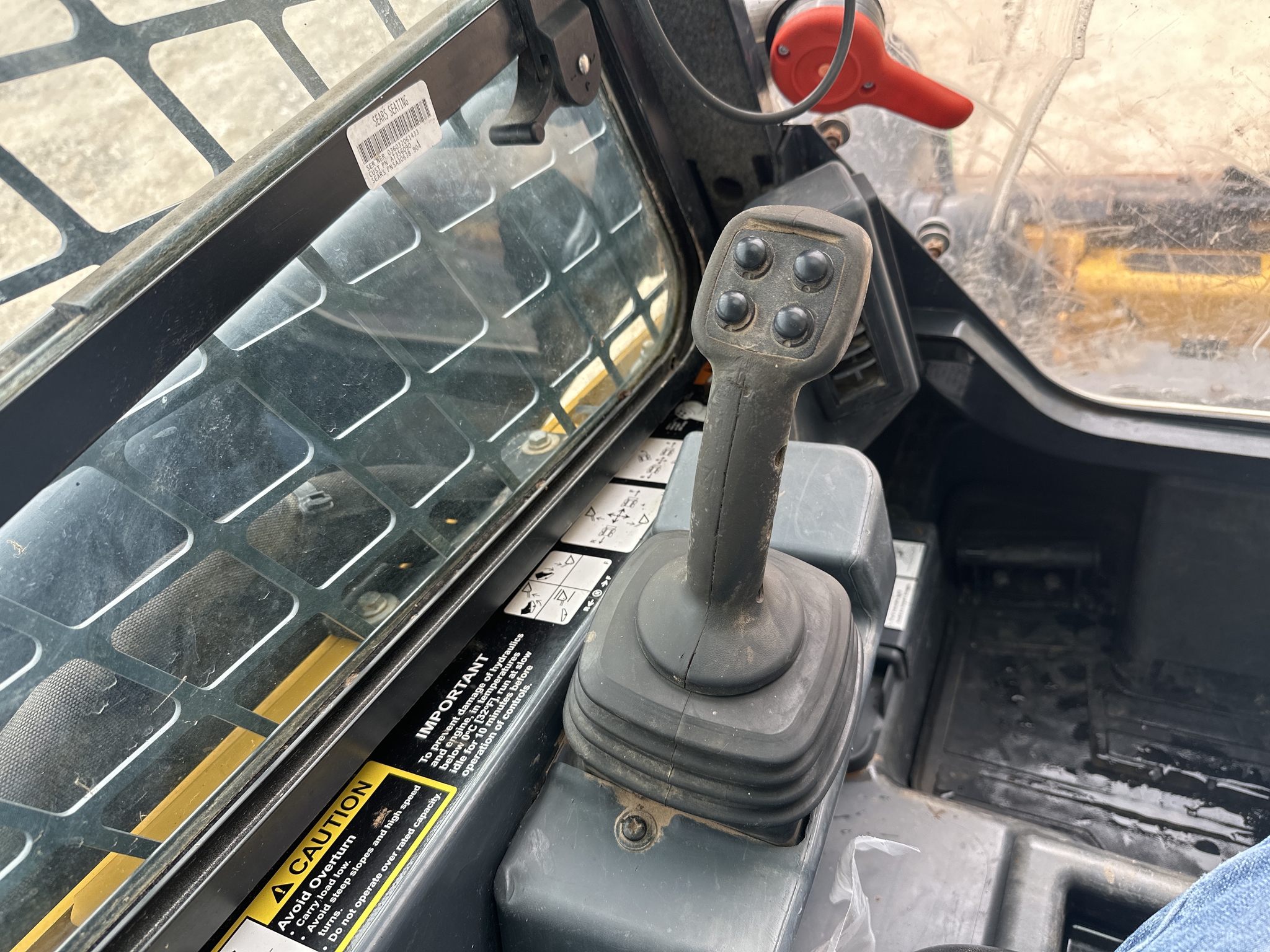2020 John Deere 325G Image 16