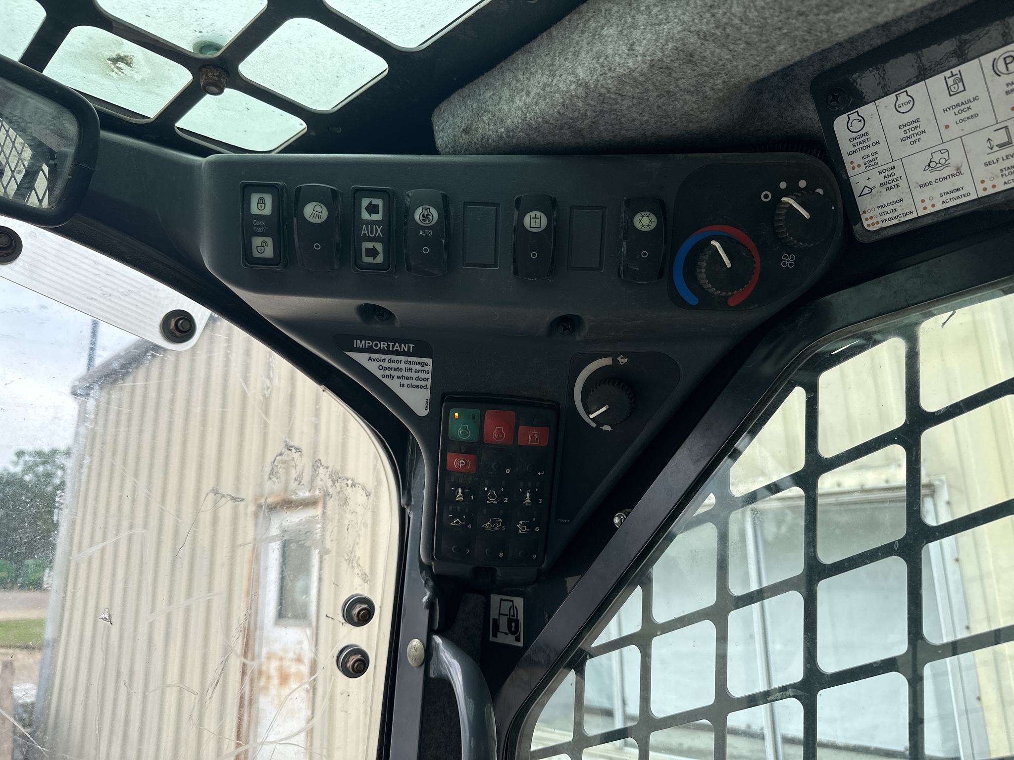 2020 John Deere 325G Image 15