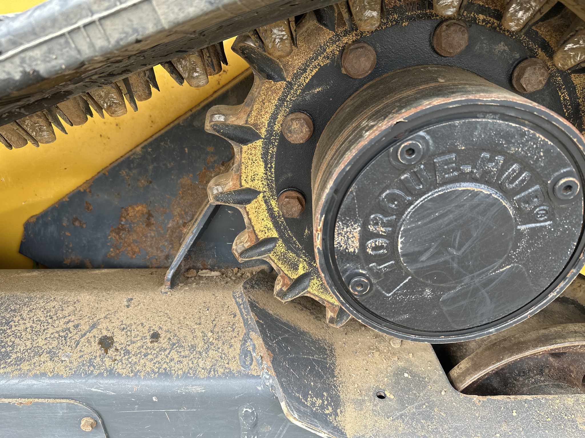 2020 John Deere 325G Image 23