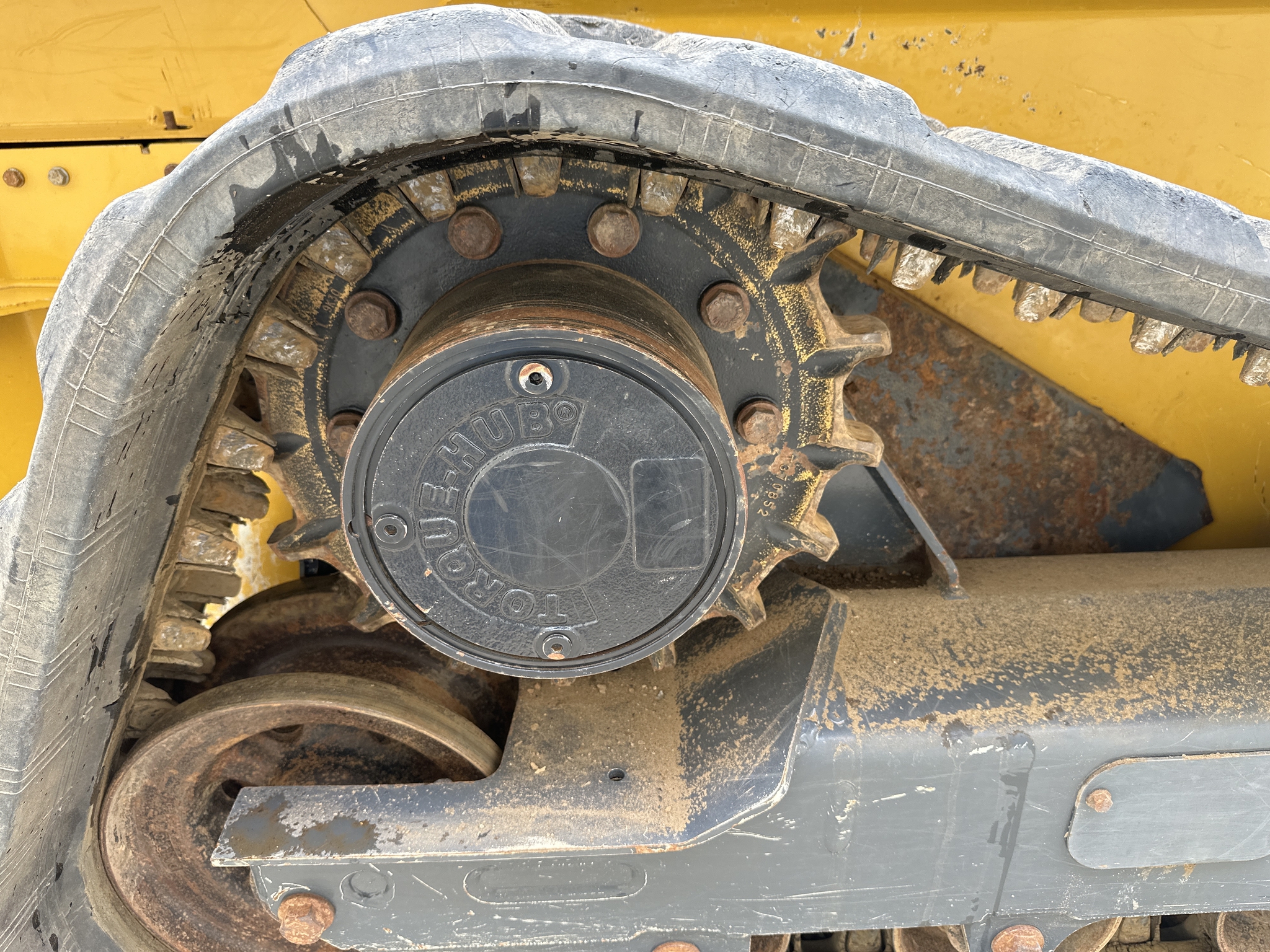 2020 John Deere 325G Image 20