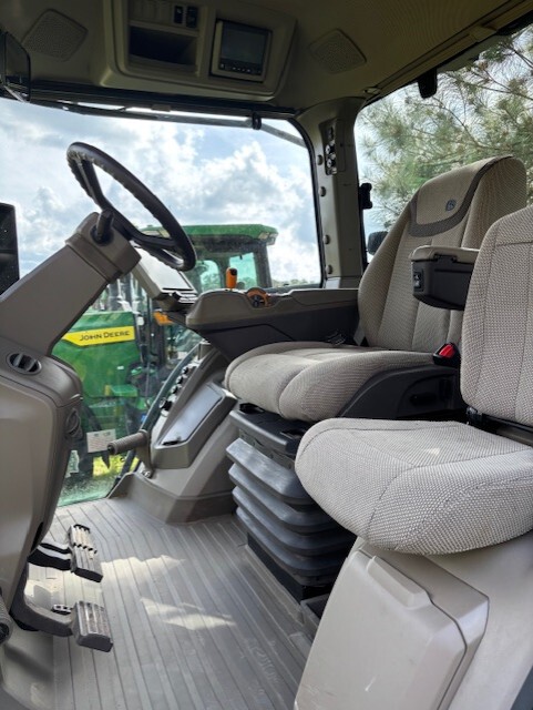 2023 John Deere 8R 280 Image 6