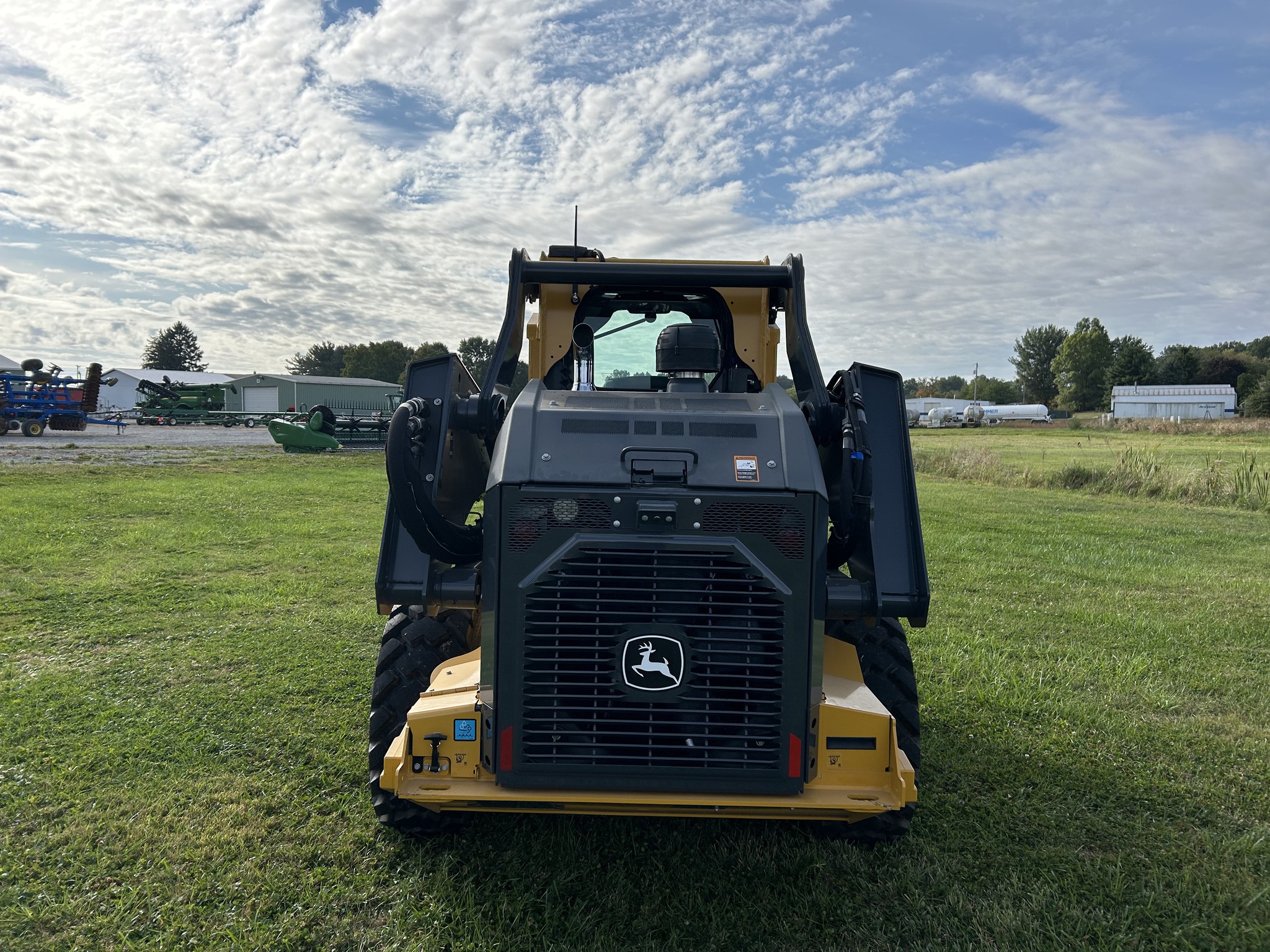 2025 John Deere 334 P Image 7