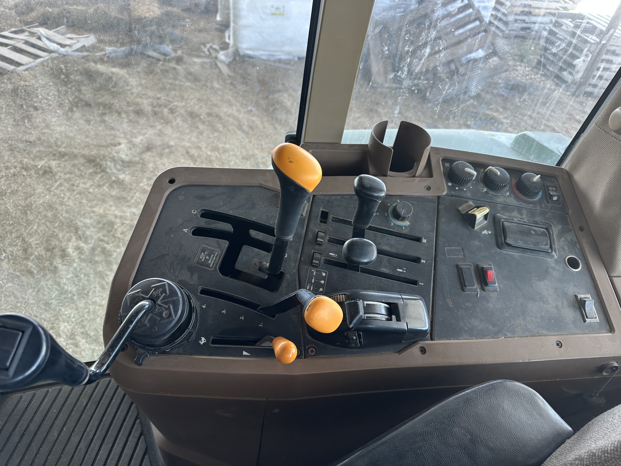 2001 John Deere 7510 Image 9