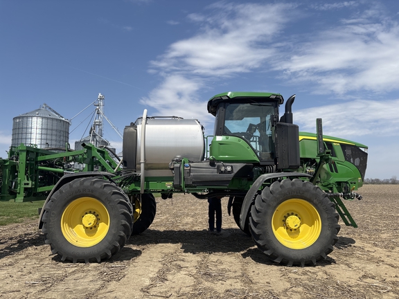 Used 2025 John Deere 410R Self Propelled Sprayers at Koenig Equipment in Urbana, OH - Photo3