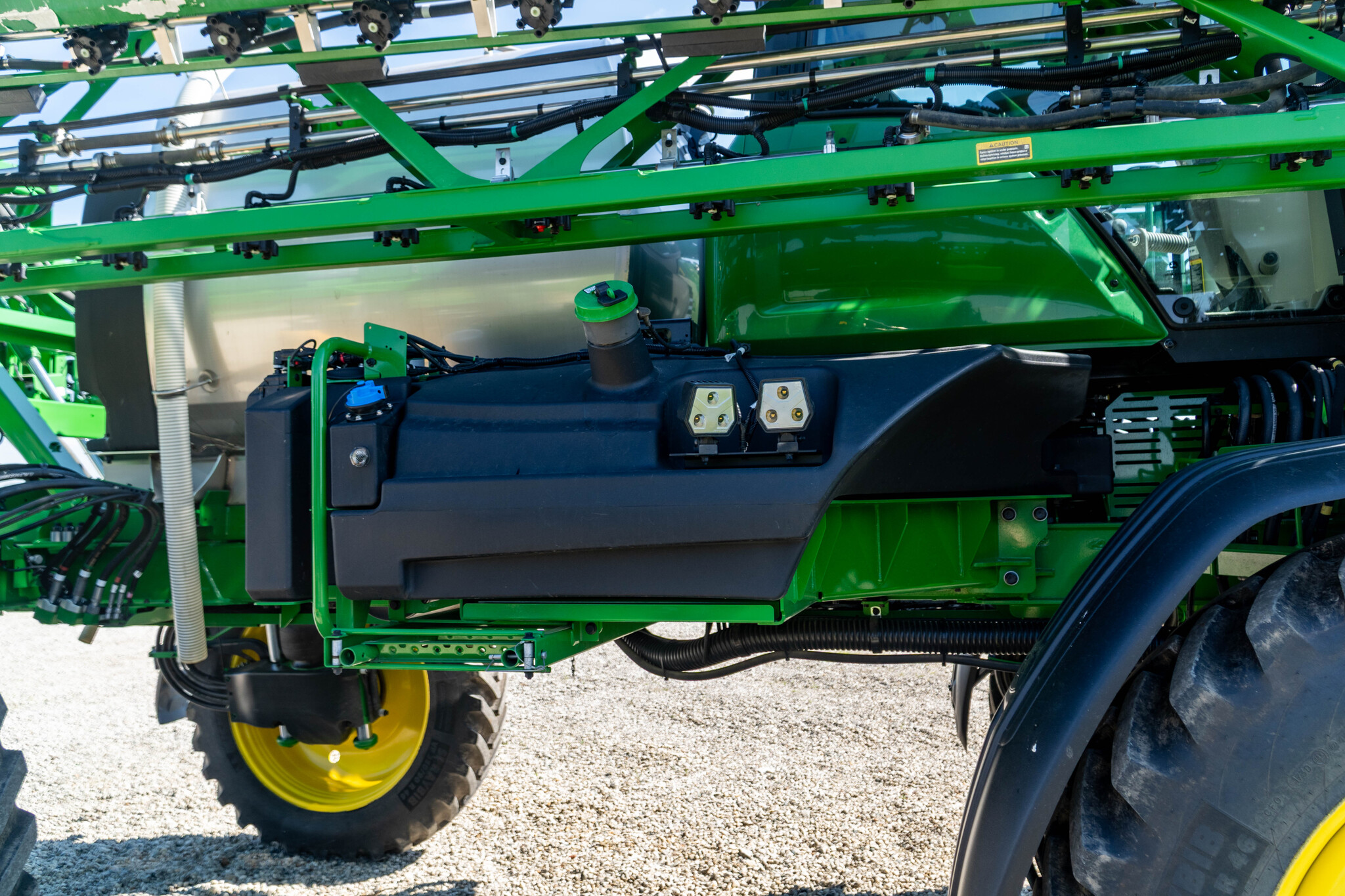 Used 2025 John Deere 410R Self Propelled Sprayers at Koenig Equipment in Urbana, OH - PhotoXL16