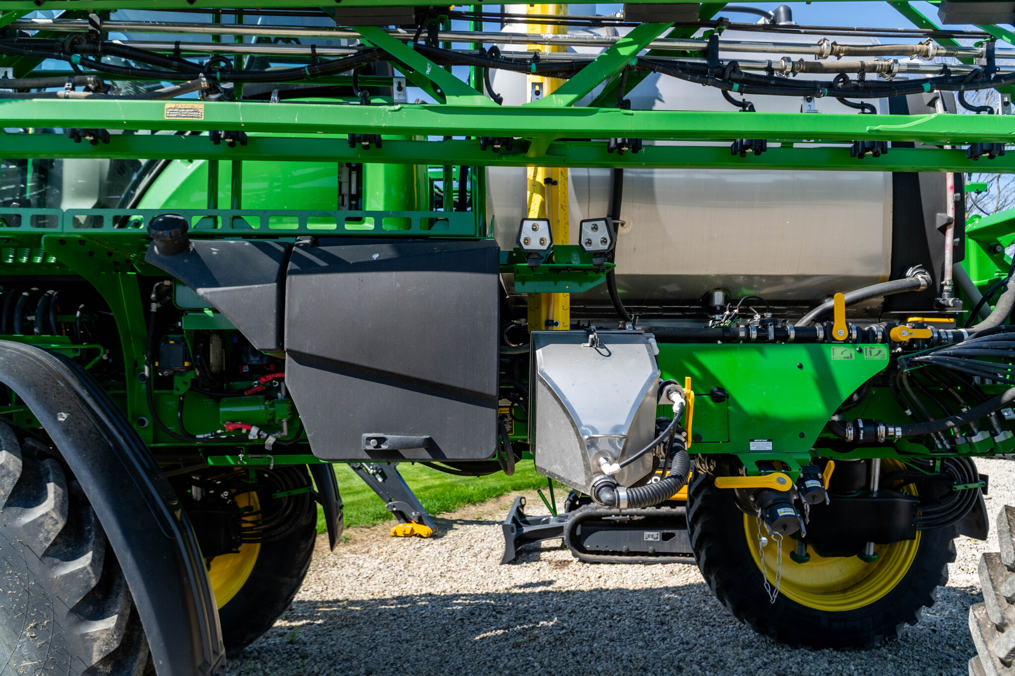 Used 2025 John Deere 410R Self Propelled Sprayers at Koenig Equipment in Urbana, OH - PhotoXL15