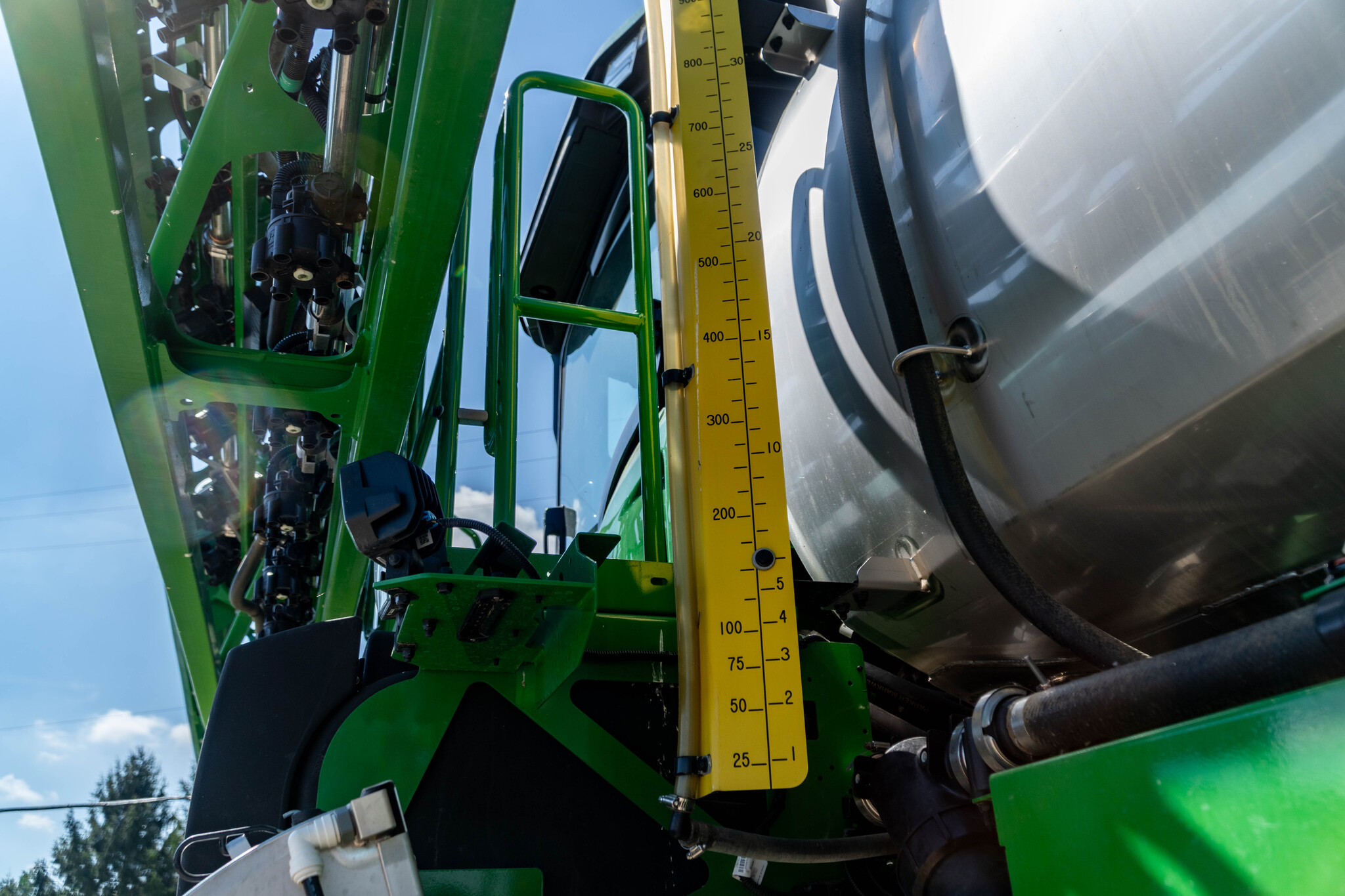 Used 2025 John Deere 410R Self Propelled Sprayers at Koenig Equipment in Urbana, OH - PhotoXL20