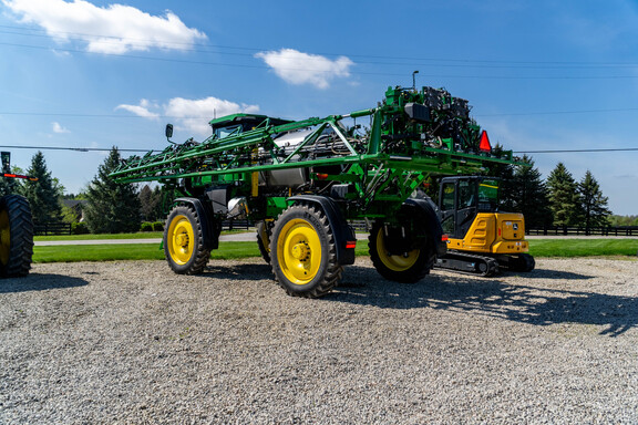 Used 2025 John Deere 410R Self Propelled Sprayers at Koenig Equipment in Urbana, OH - Photo2