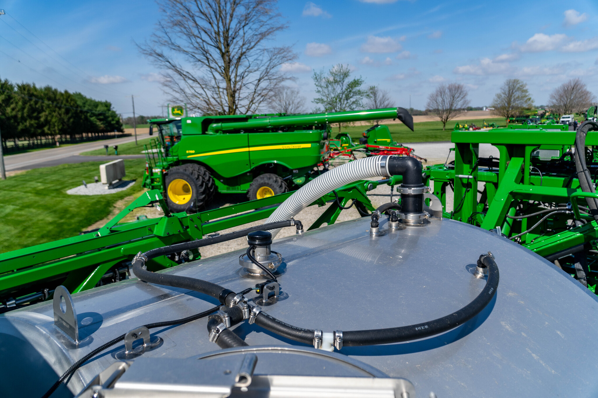 Used 2025 John Deere 410R Self Propelled Sprayers at Koenig Equipment in Urbana, OH - PhotoXL38