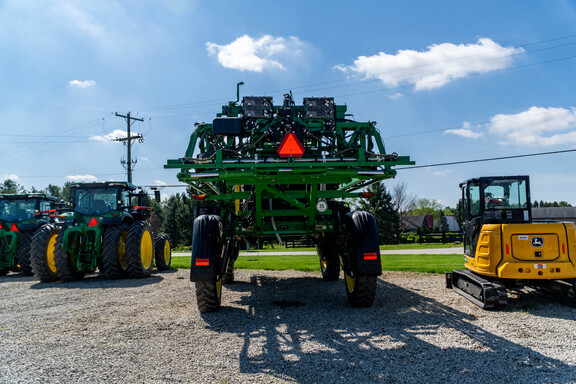Used 2025 John Deere 410R Self Propelled Sprayers at Koenig Equipment in Urbana, OH - Photo3