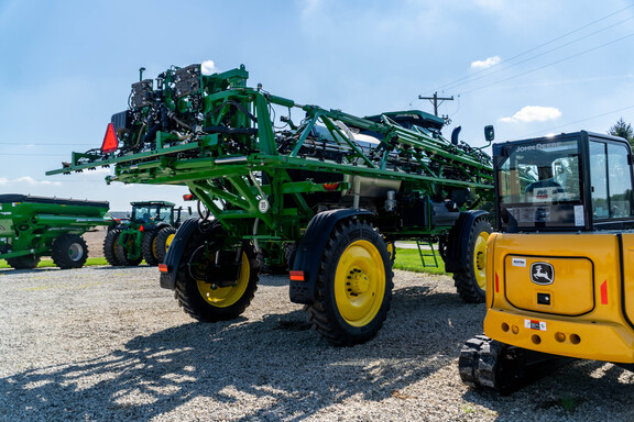 Used 2025 John Deere 410R Self Propelled Sprayers at Koenig Equipment in Urbana, OH - Photo4