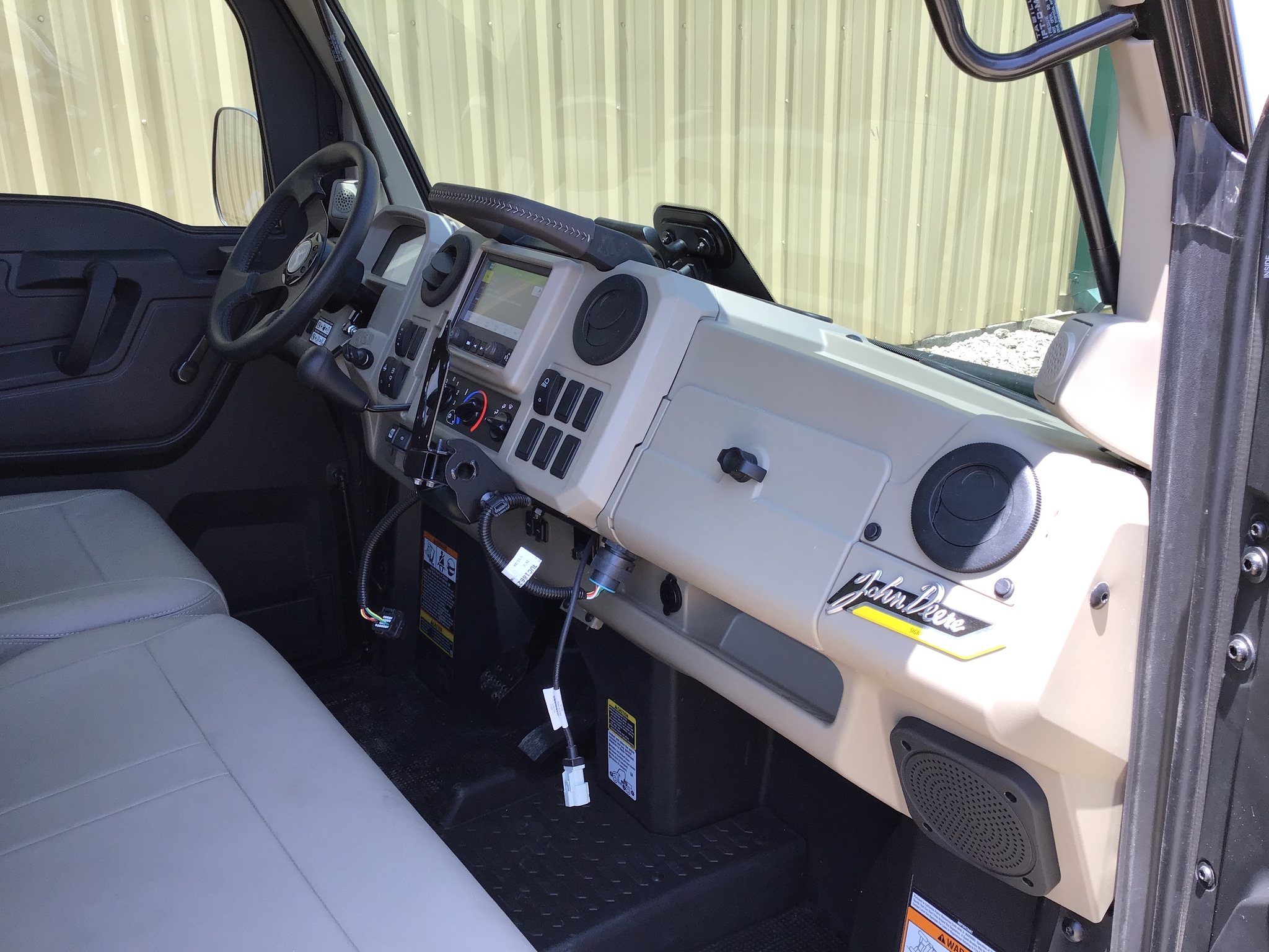 2024 John Deere XUV 835R SIGNATURE Image 15