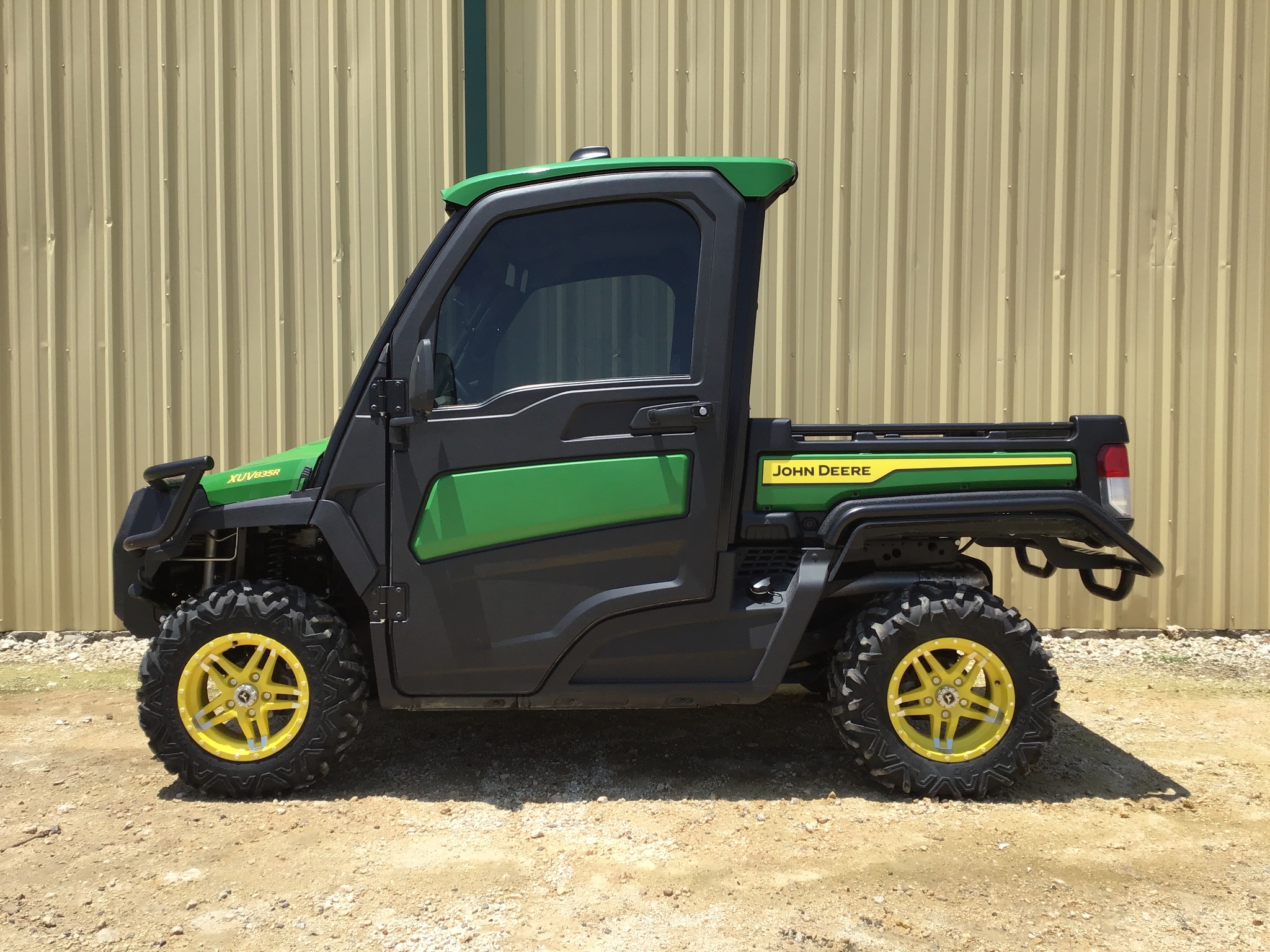 2024 John Deere XUV 835R SIGNATURE Image 1