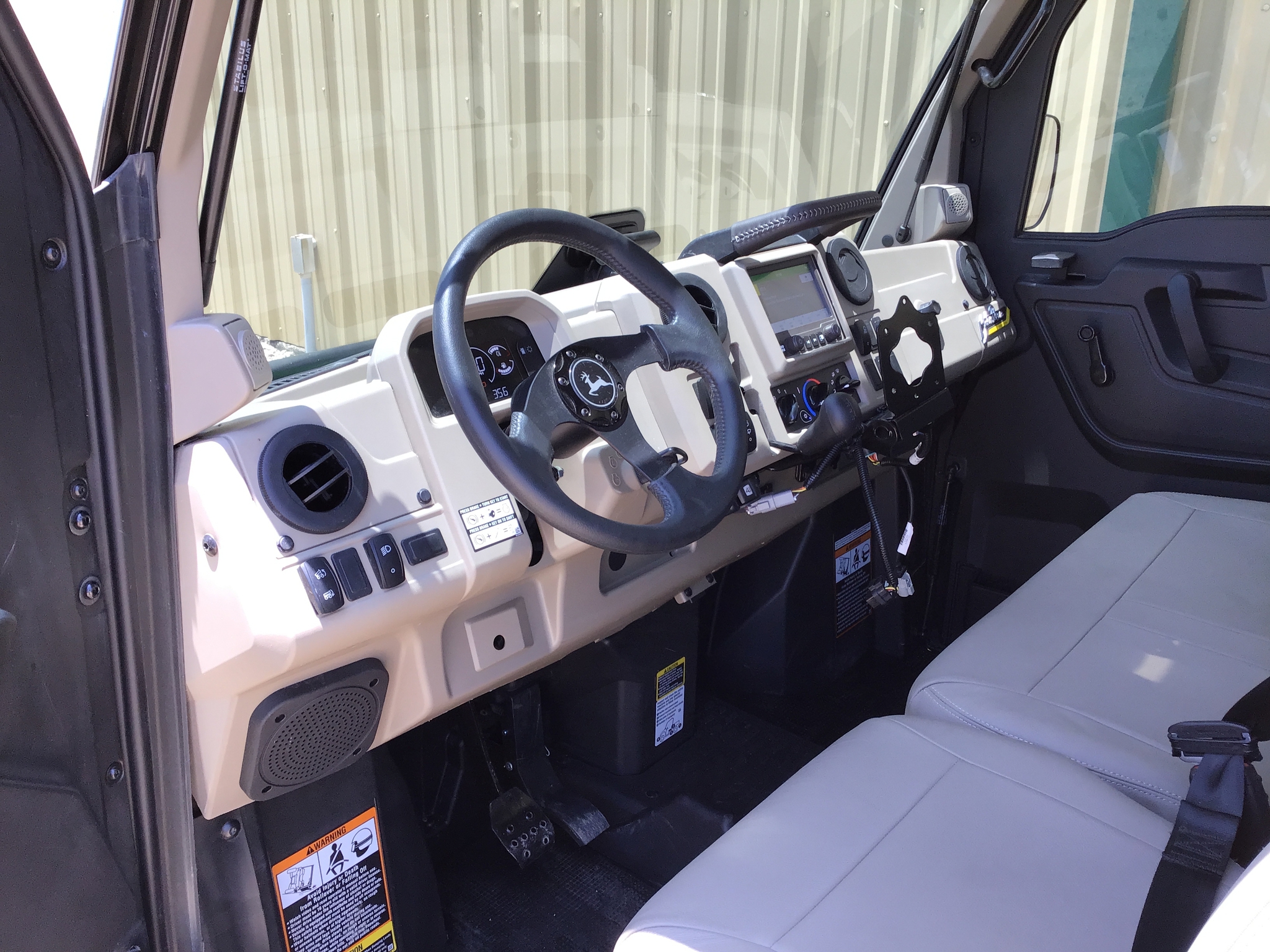 2024 John Deere XUV 835R SIGNATURE Image 14
