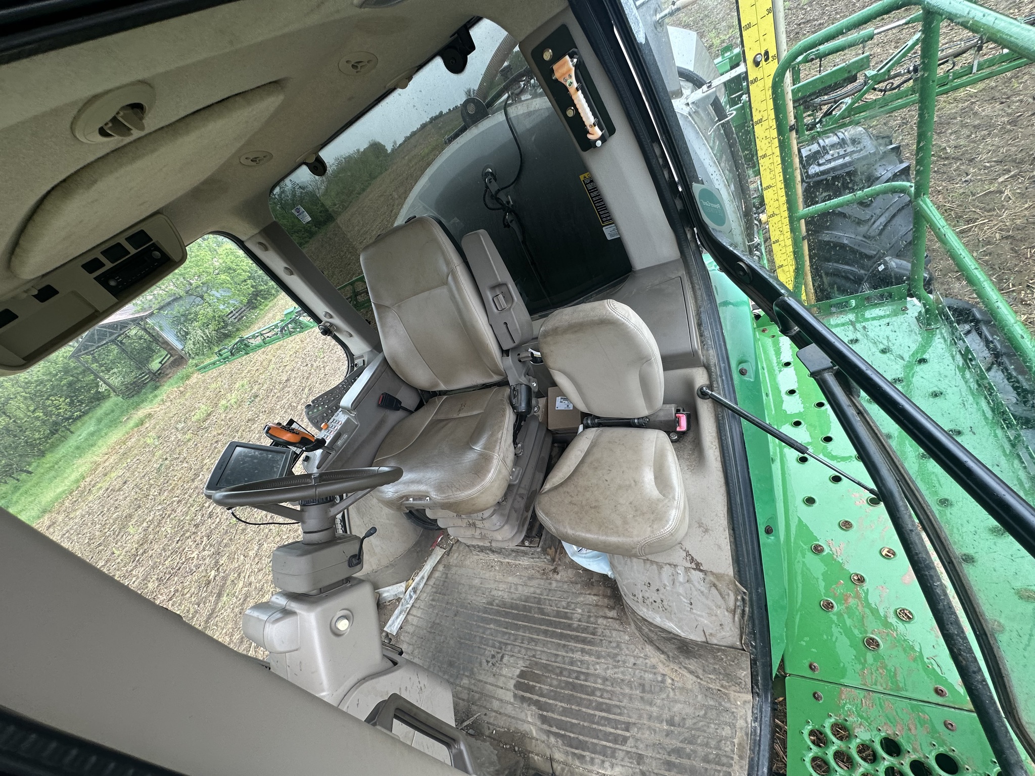 2014 John Deere R4038 Image 17