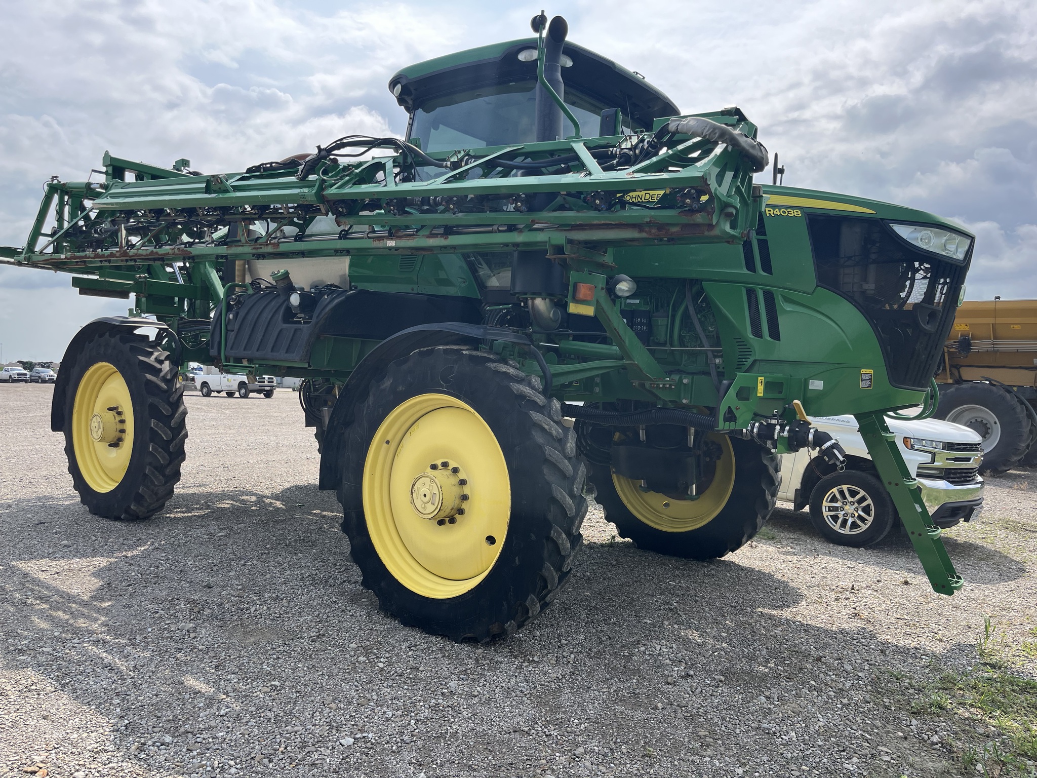 2014 John Deere R4038 Image 6