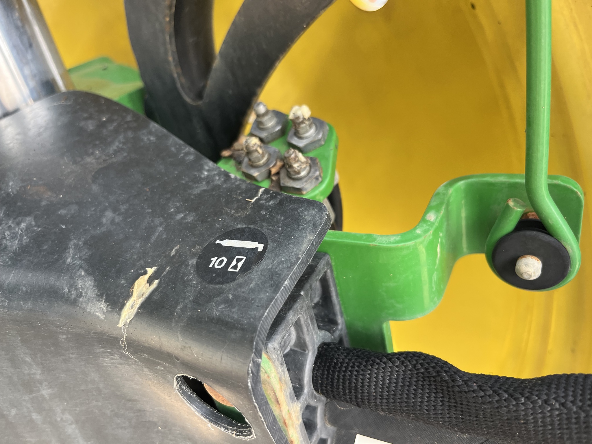 2014 John Deere R4038 Image 26