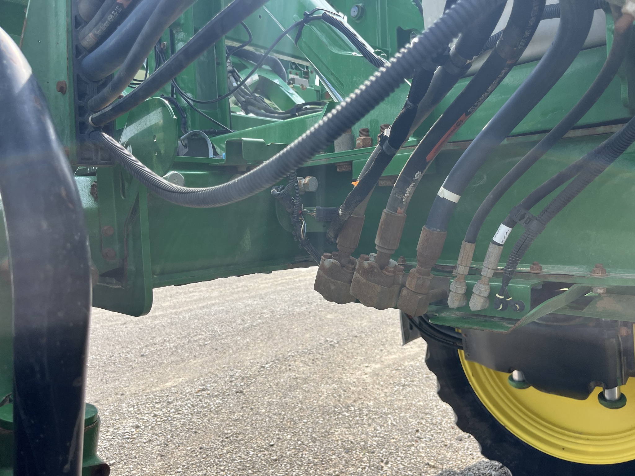2014 John Deere R4038 Image 33