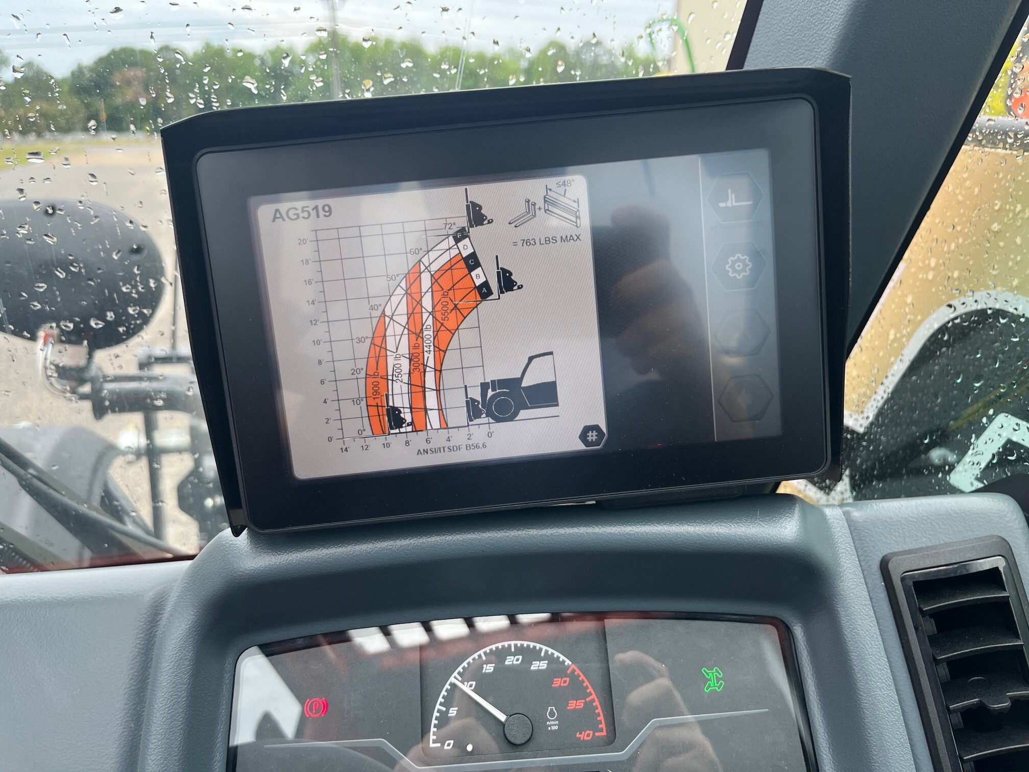 2025 JLG AG519 Image 7