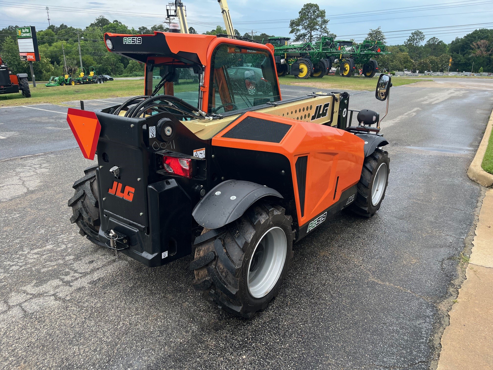 2025 JLG AG519 Image 3