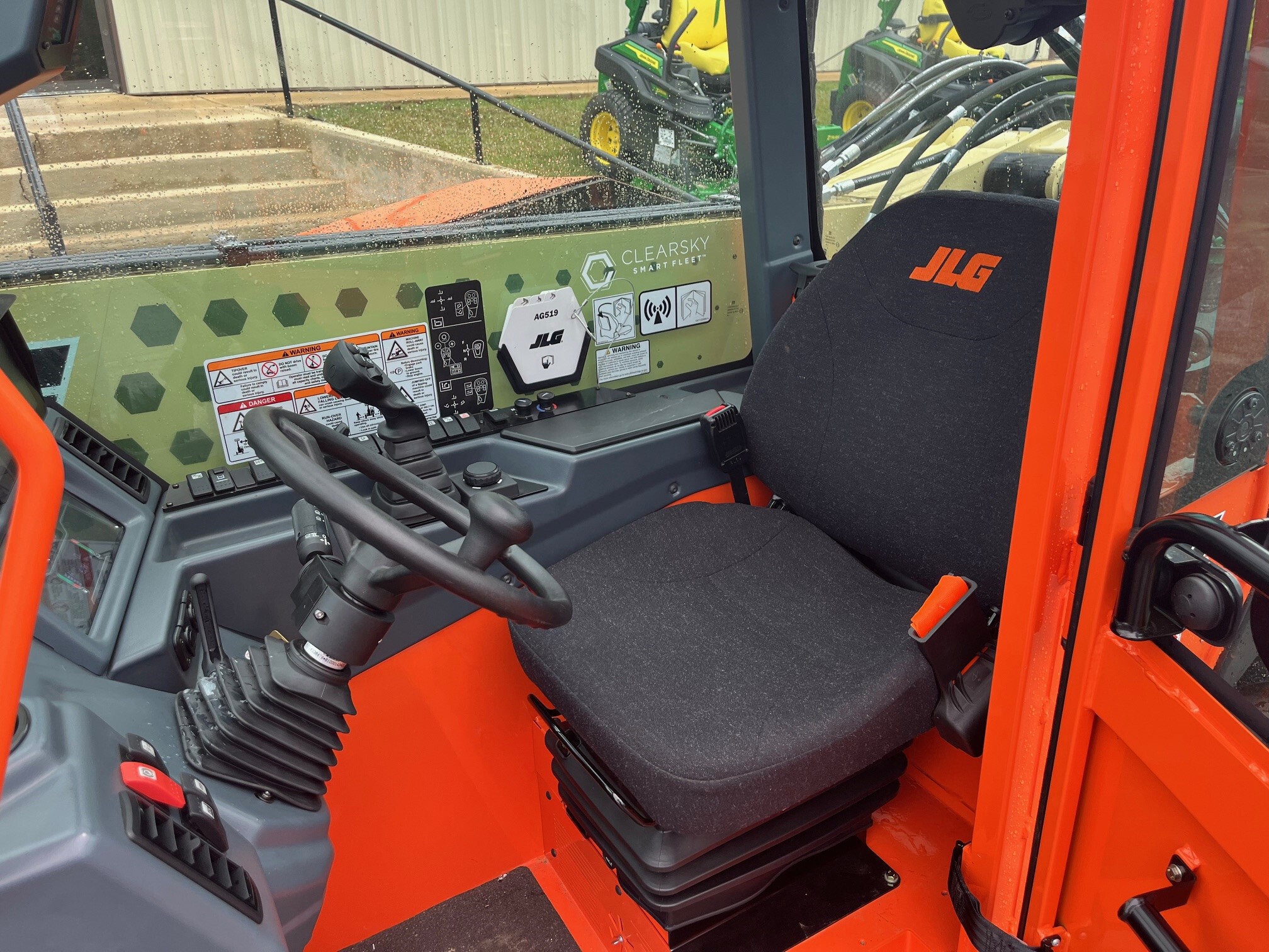 2025 JLG AG519 Image 8