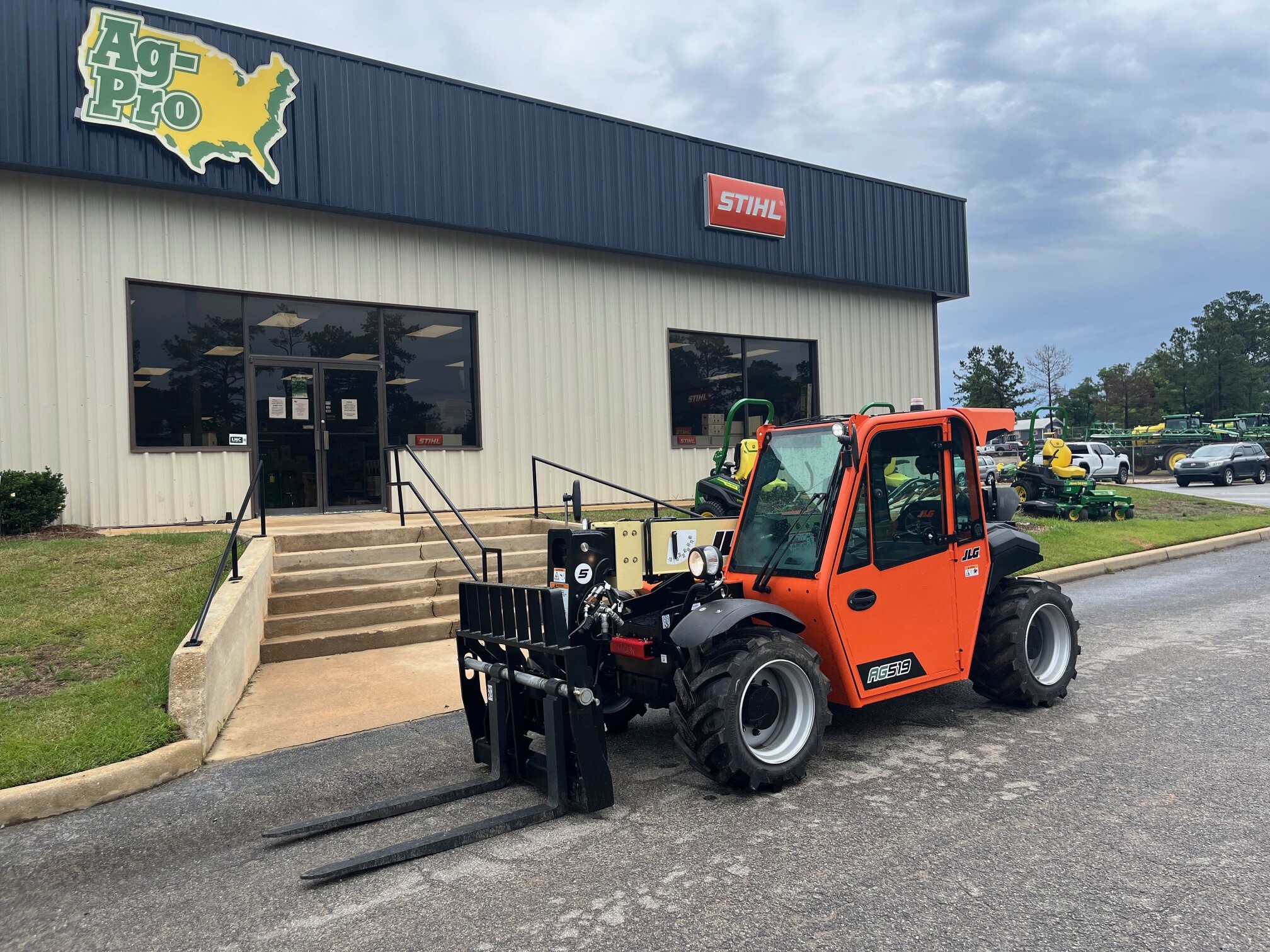 2025 JLG AG519 Image 1