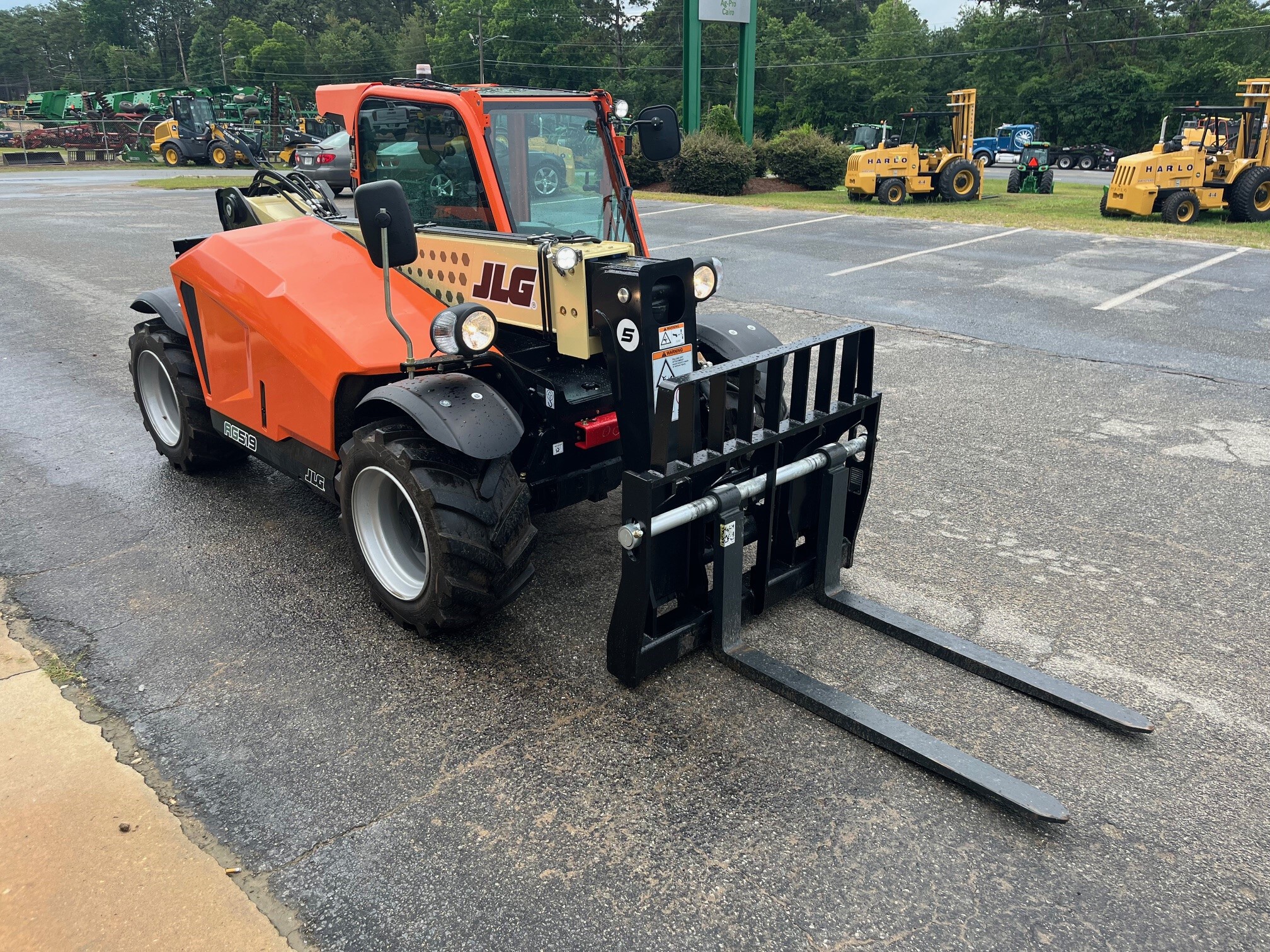 2025 JLG AG519 Image 4