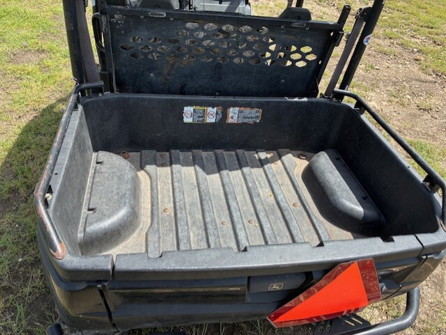 2011 John Deere XUV 550 CAMO Image 6