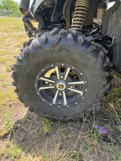 2011 John Deere XUV 550 CAMO Image 11