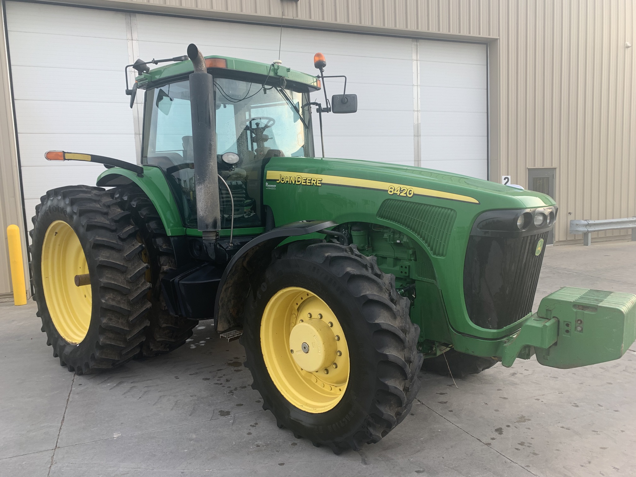 2004 John Deere 8420 Image 1