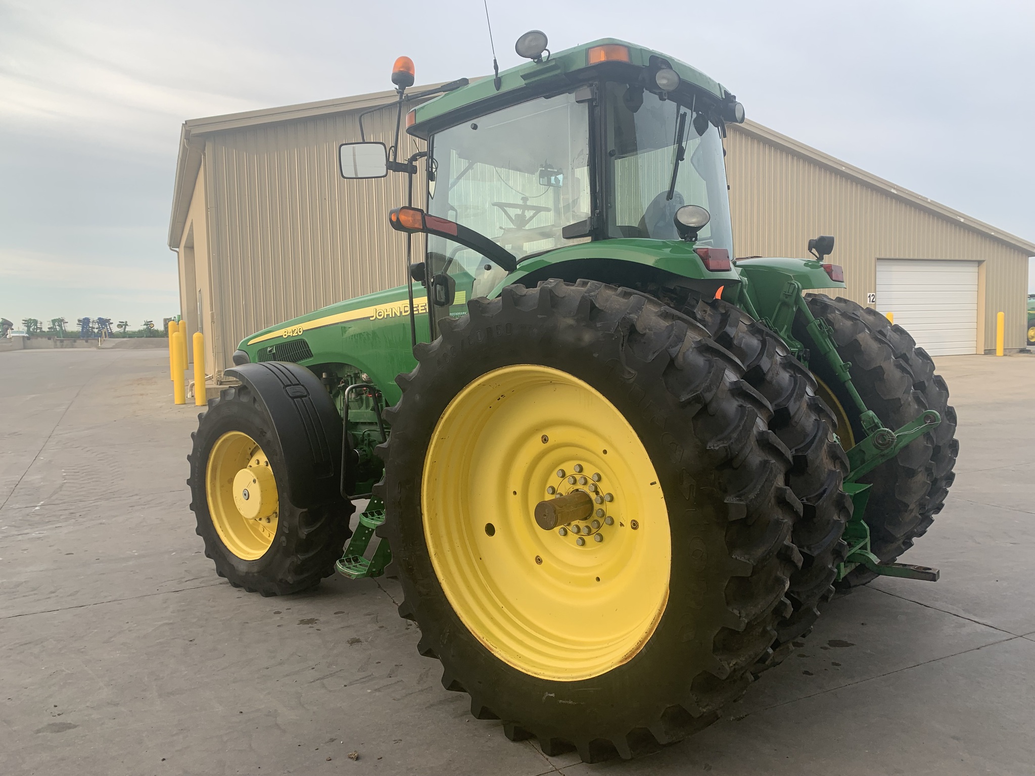 2004 John Deere 8420 Image 8