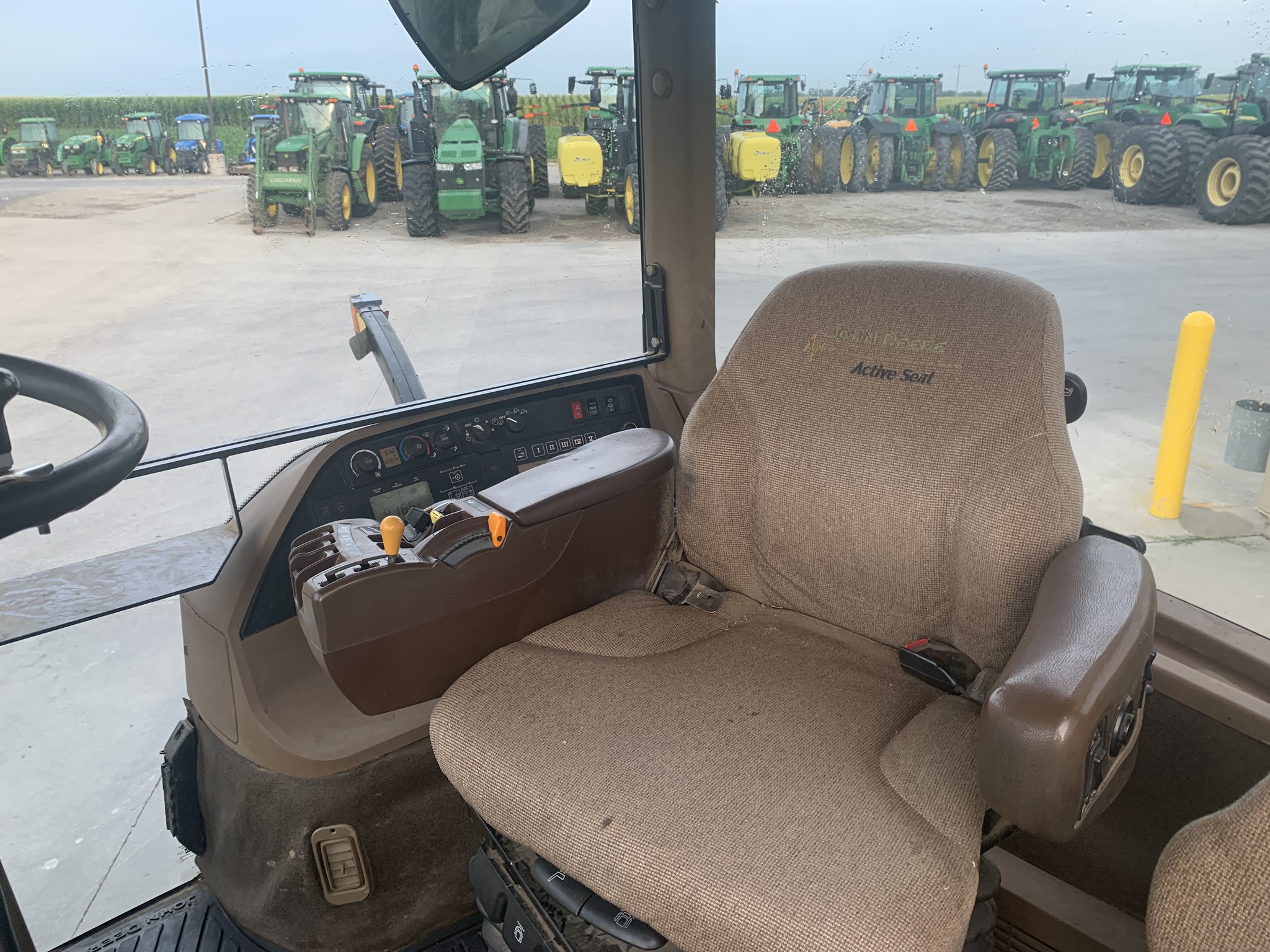 2004 John Deere 8420 Image 4