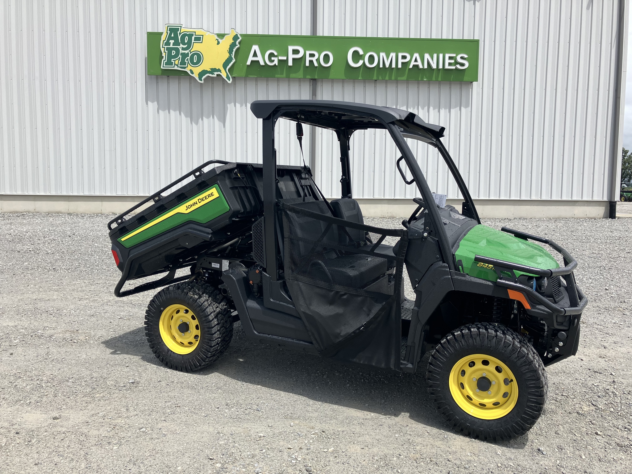2025 John Deere GATOR XUV 845M Image 8