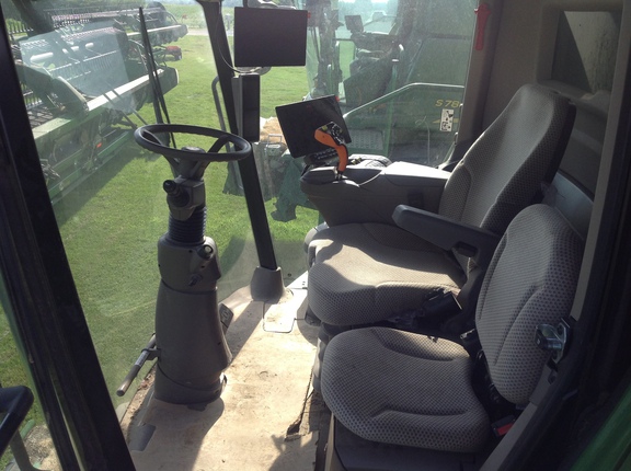 Photo of 2024 John Deere S780