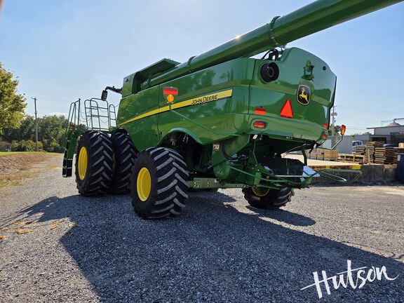 Photo of 2024 John Deere S780