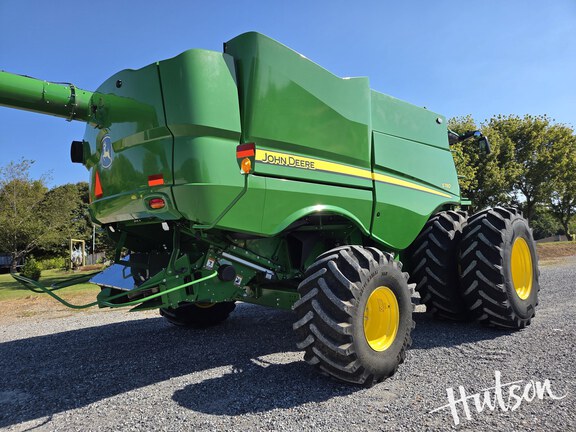 Photo of 2024 John Deere S780